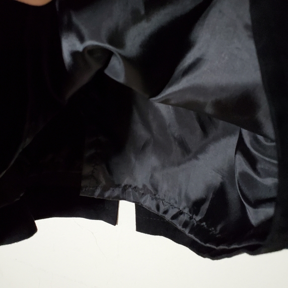 90s | Ann Taylor • Vintage Black Suede Pencil Skirt - Picture 5 of 9